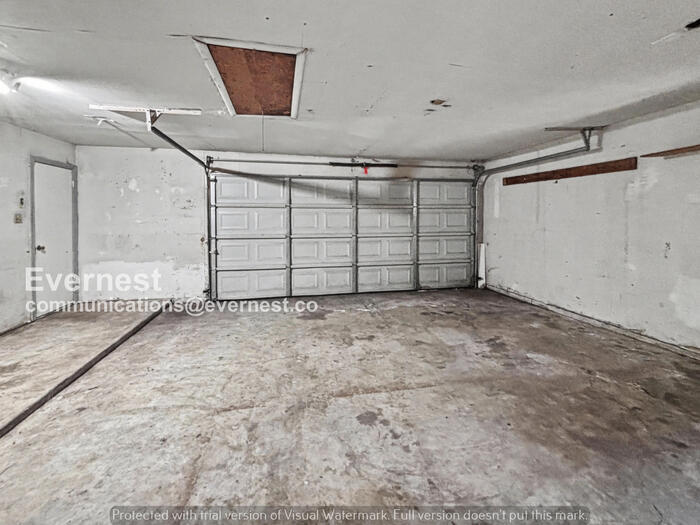 Building Photo - 14142 Burke Forest Dr