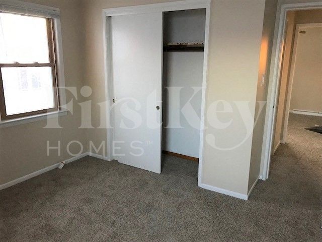 Building Photo - 701 E 162nd Pl