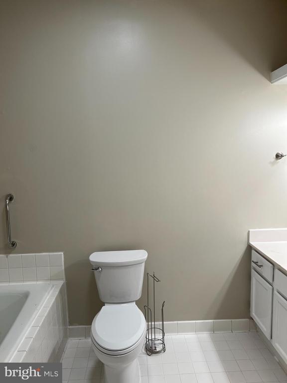 Building Photo - 5803 Norham Dr