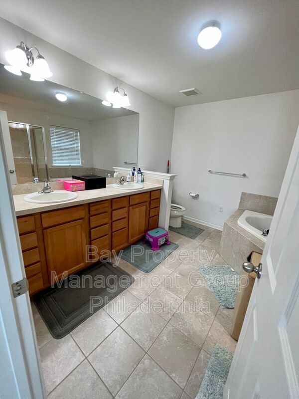 Building Photo - 151 Fairfield Cir N