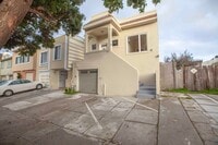 Building Photo - House for rent, Updated 4BR+2 extra BR/Den/Offices/Family Rooms & 3BA in Ingleside!