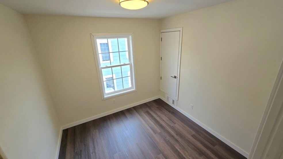 Building Photo - 33 Highland Ave