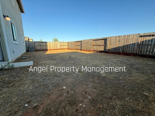 Building Photo - 12716 Scholarly Wy