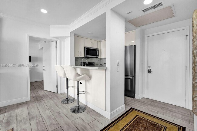 Building Photo - 1460 Ocean Dr