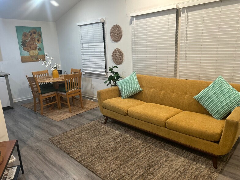 Primary Photo - Room in House on Jackson Dr