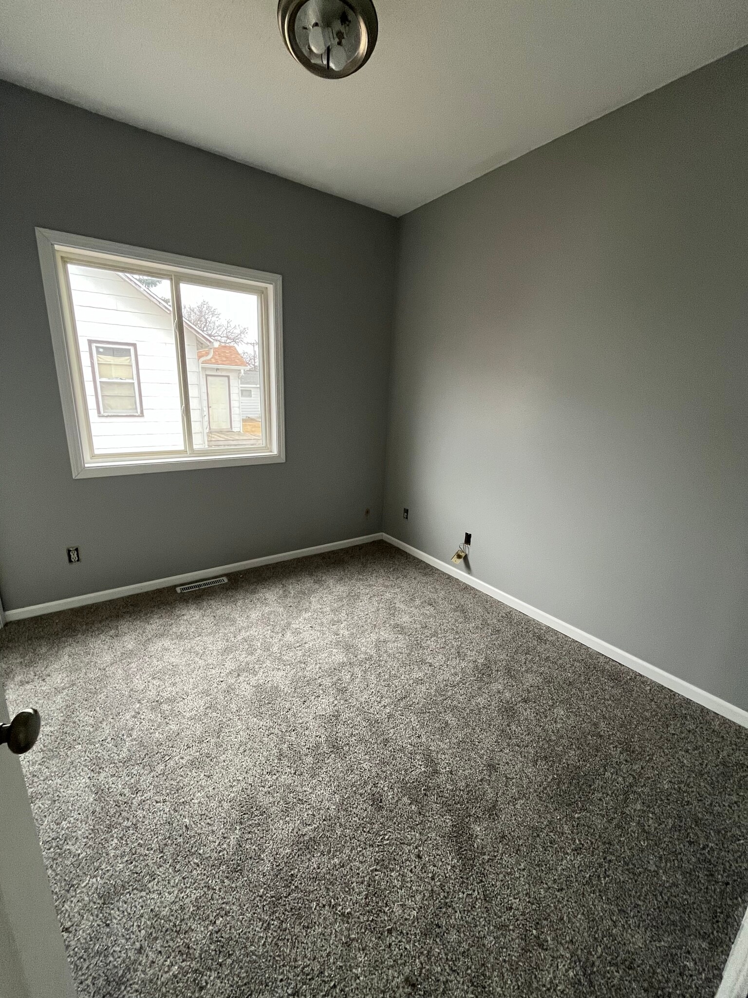 Building Photo - 102 1st Ave SE