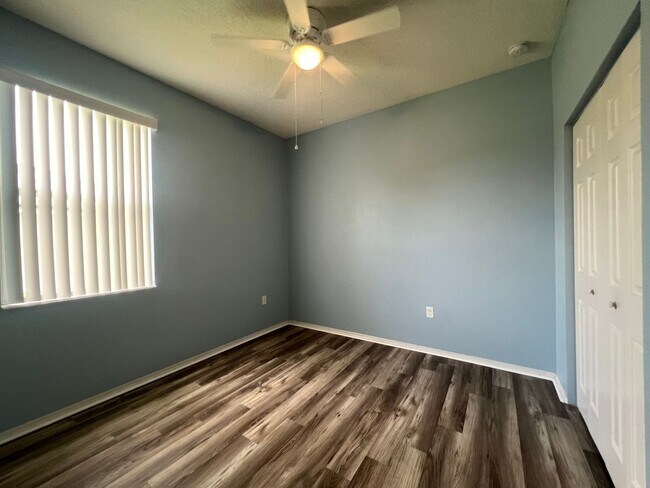 Building Photo - Beautiful 3 bedroom 2 bathroom pool home