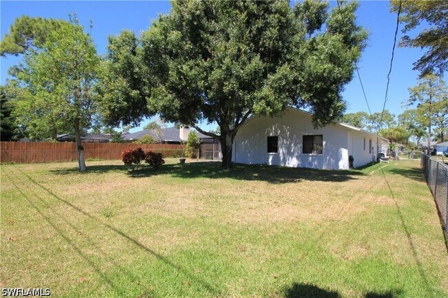 Building Photo - 224 Erie Dr