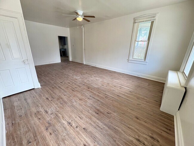 Building Photo - NWA - Owner Contribution Needed - 539 &amp; 541 S Market St