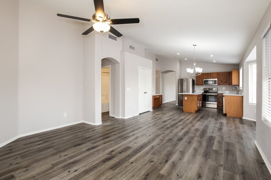 Building Photo - 8234 W Pima St