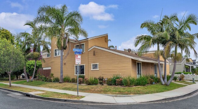 Building Photo - Renovated 3-Bedroom with Private Courtyard – Move-In Ready!