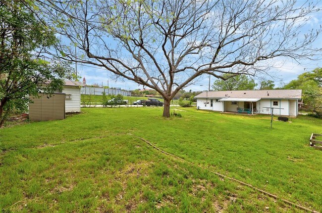 Building Photo - 2713 Friar Tuck Ln