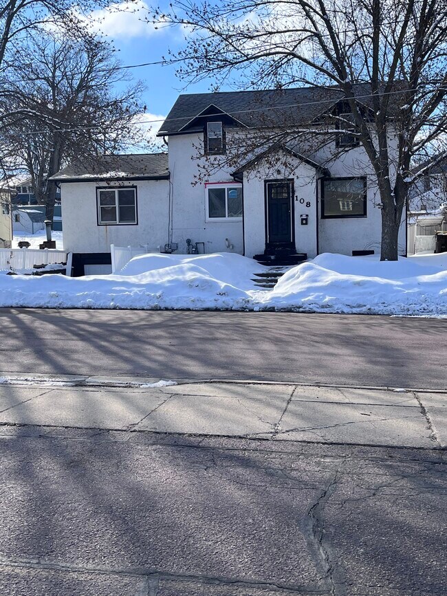 Front of House - 108 Linden Ave