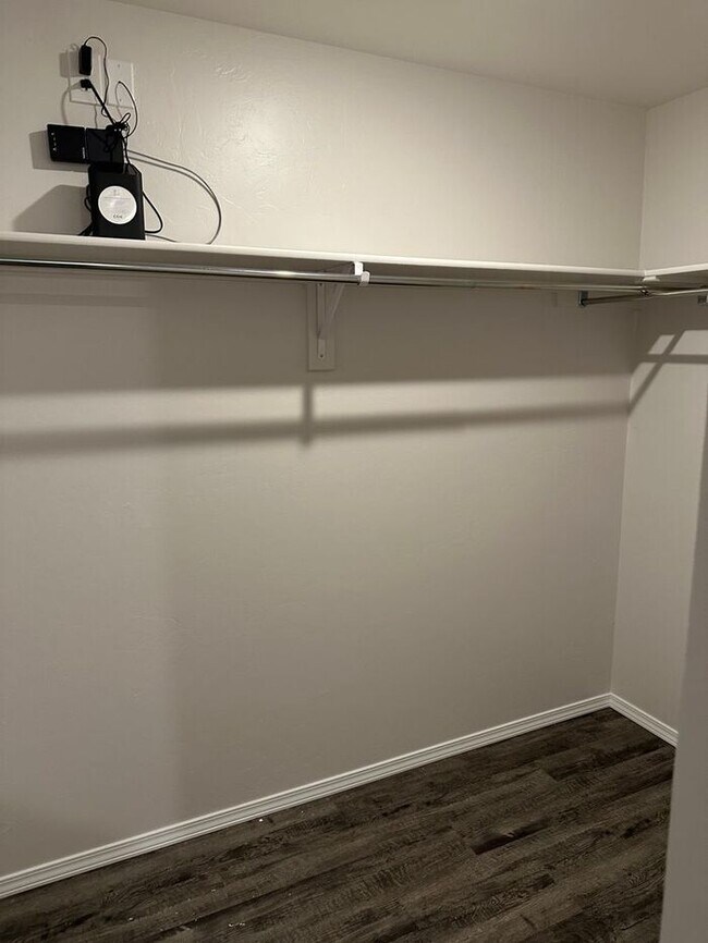 Building Photo - Celebrate the 4th of July! Get a FREE Blackstone Grill if You Sign by July 15 | 3 Bed, 2 Bath Hom...