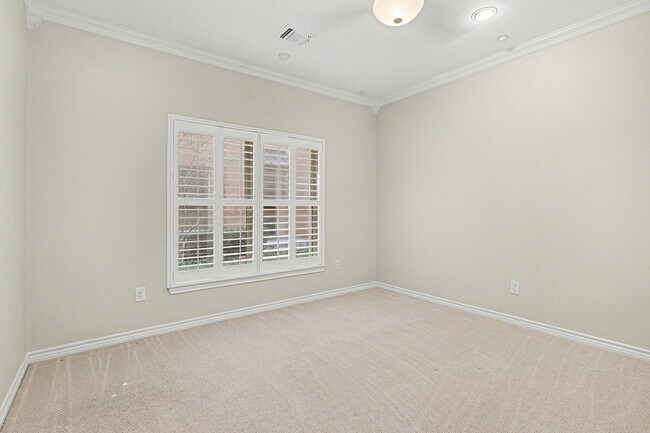 Building Photo - 4412 McKinney Ave