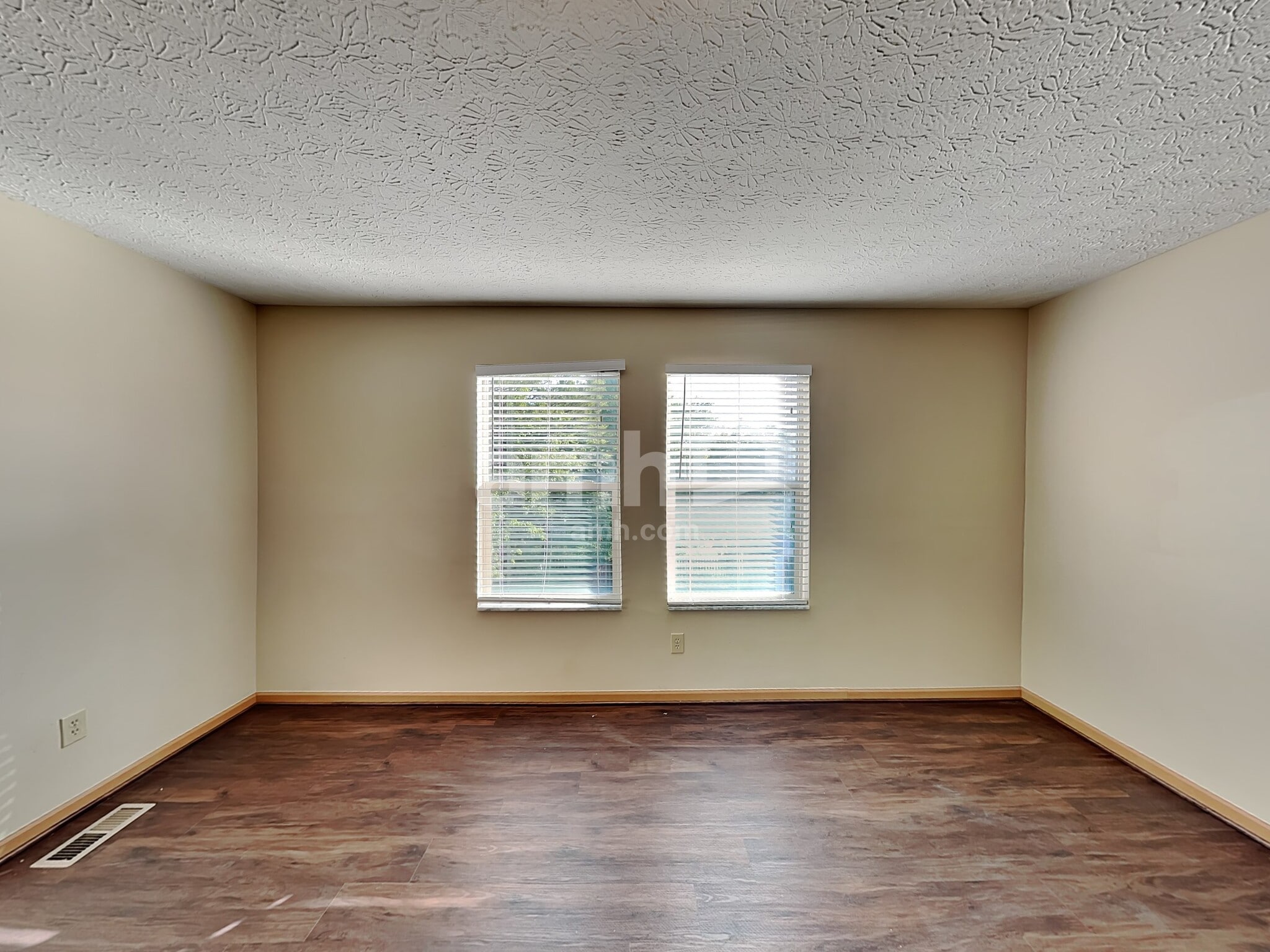 Building Photo - 5529 Hillbrook Dr