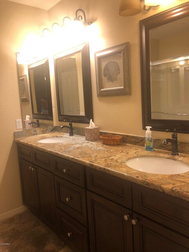 Building Photo - 3923 N 151st Ave