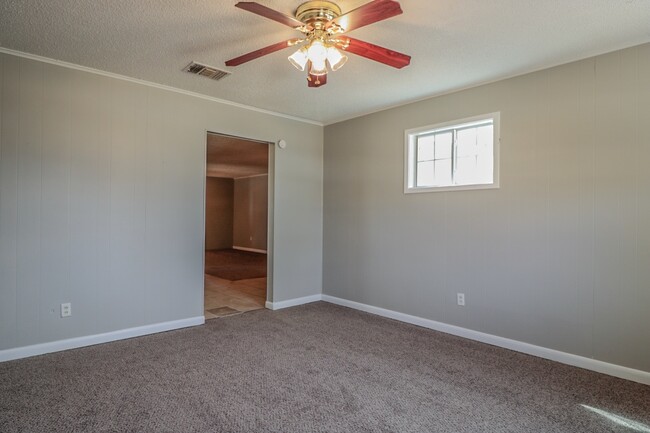 Building Photo - North Lubbock Home Waiting for You!