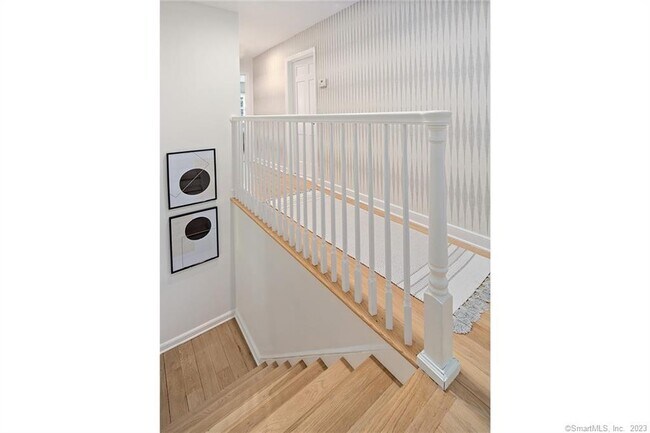 Building Photo - 33 Riverfield Dr