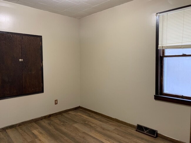 Building Photo - Charming Single Family Home