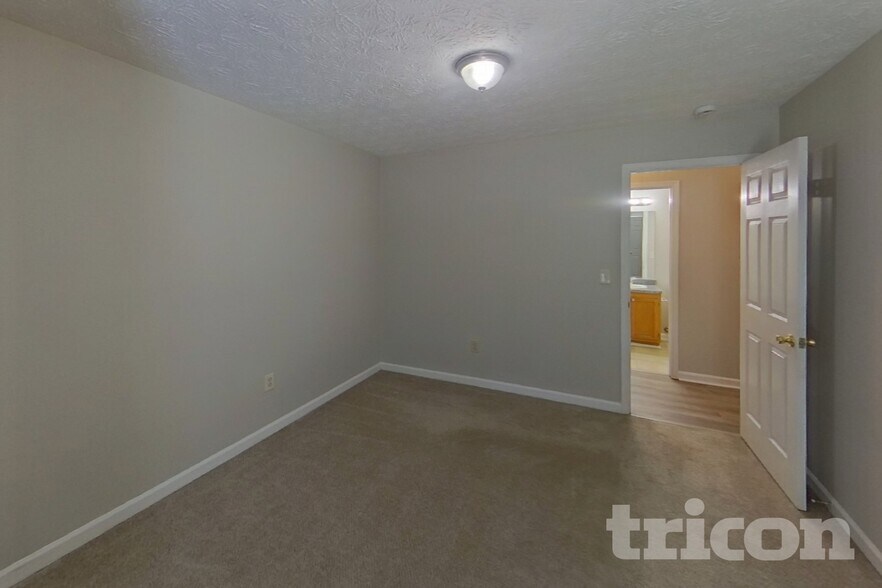 Building Photo - 1475 Watercrest Cir