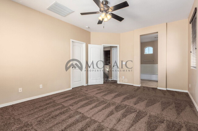 Building Photo - 7510 S 27th Way