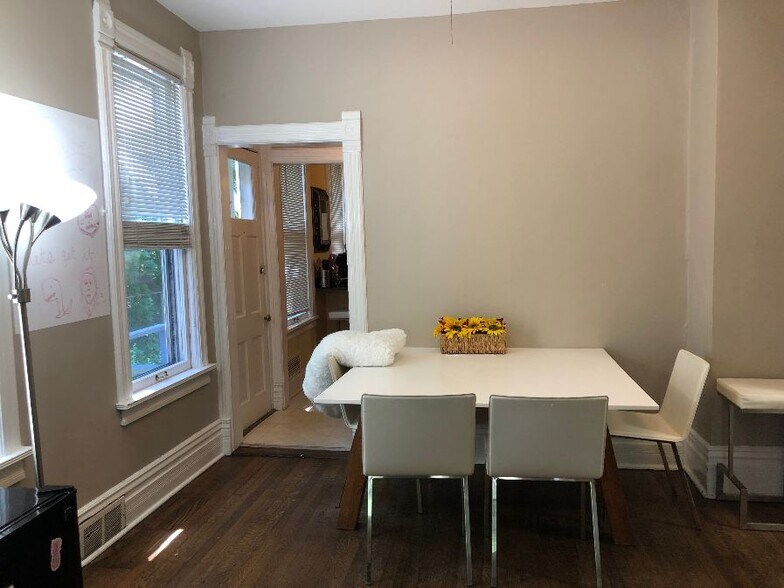 Building Photo - 910 Gaffield Pl