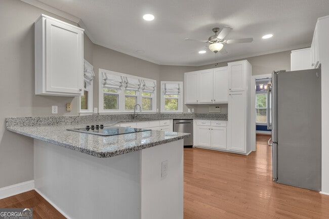 Building Photo - 135 Handshaker Ct