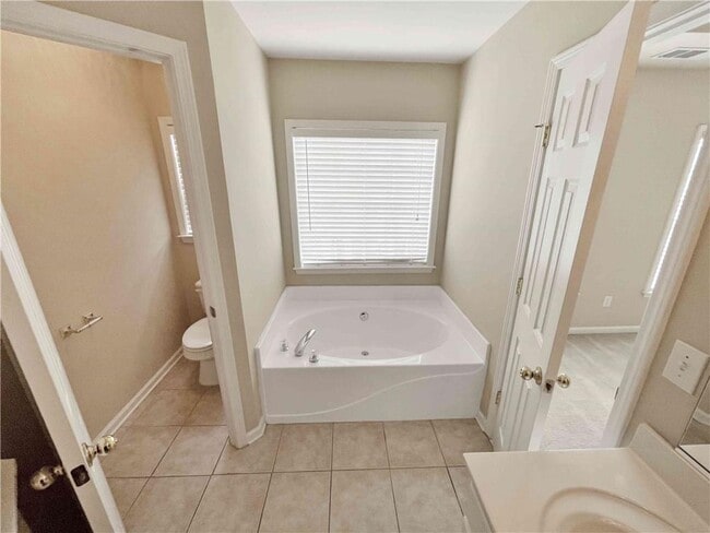 Building Photo - 306 Mony Stone Ct SE