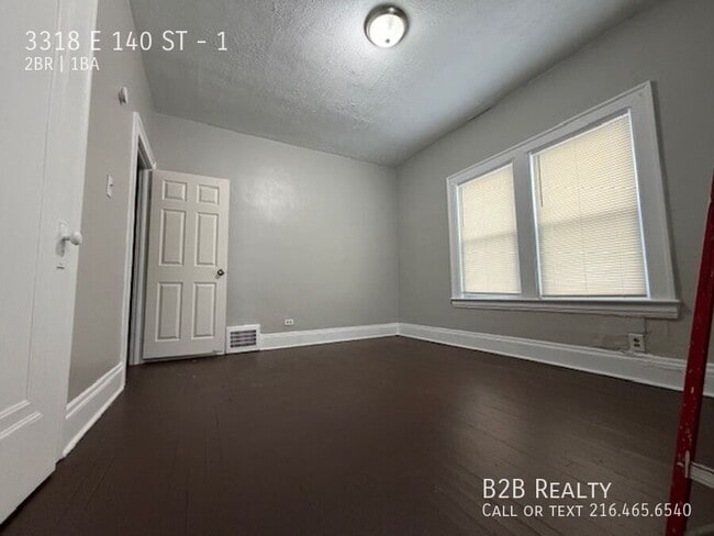 Building Photo - 3318 E 140th St