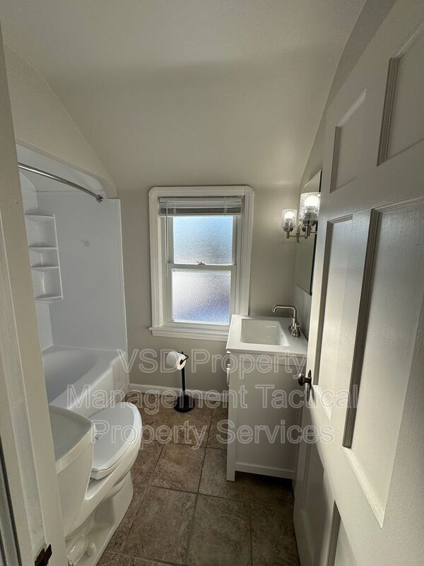 Building Photo - 12930 Havana Rd