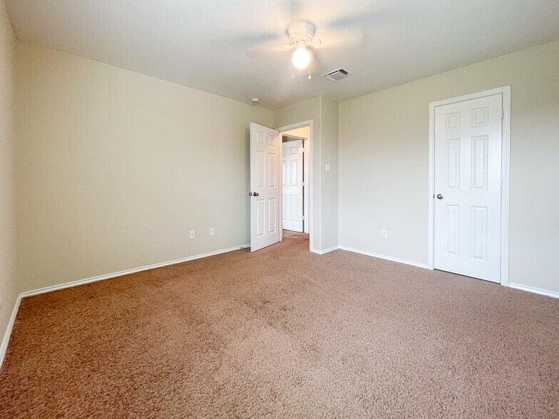 Building Photo - 11133 Gainer Dr