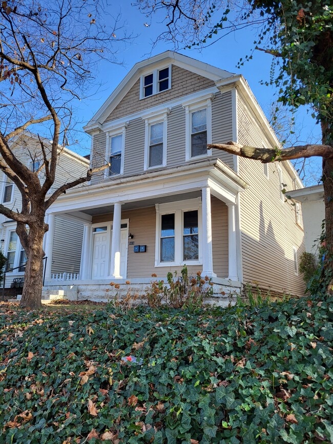 Primary Photo - 1616 Ellwood Ave