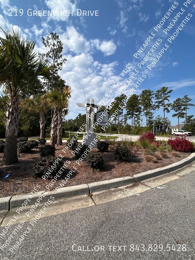 Building Photo - 219 Greenwich Dr
