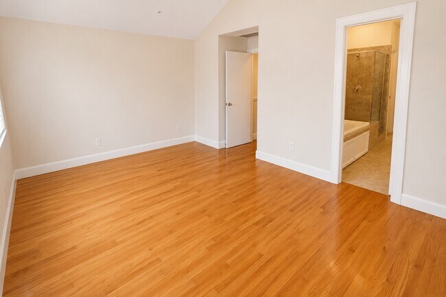 Building Photo - 2710 Hullsmith Dr
