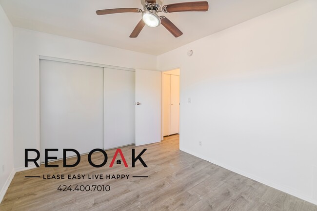 Building Photo - Beautiful and Bright One Bedroom with Spac...