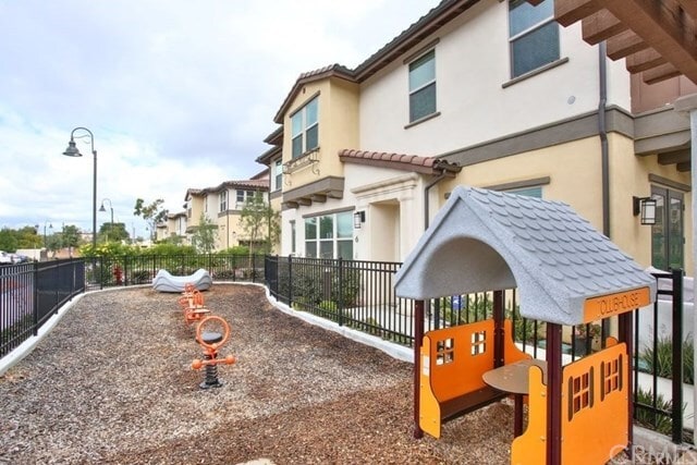 Building Photo - 1060 S Harbor Blvd