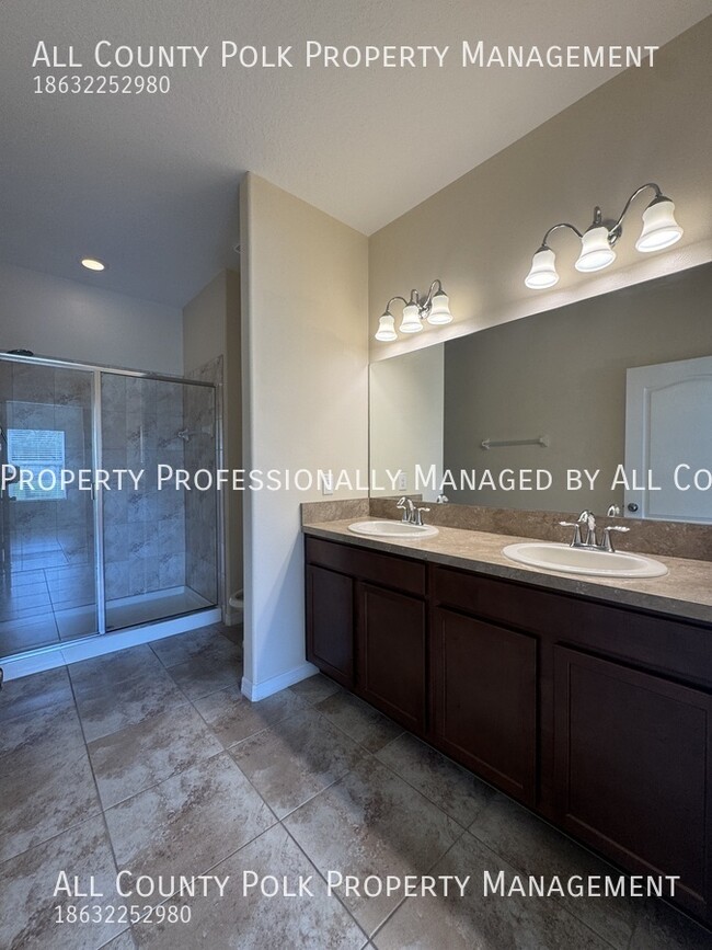 Building Photo - 4026 Winding Vine Dr