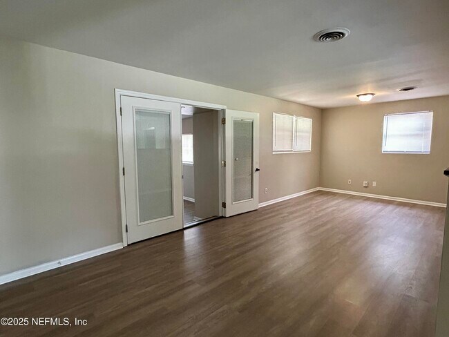 Building Photo - 6863 Cinderella Rd