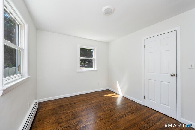 Building Photo - 26 Lenox Ave