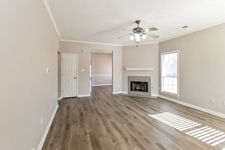 Building Photo - 8730 Eagle View Dr