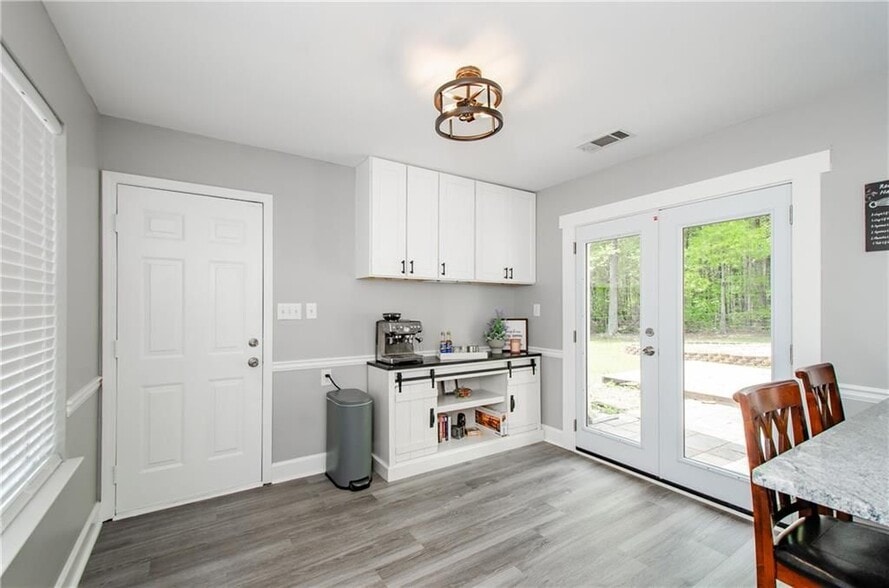 Building Photo - 238 Knob Hill Dr