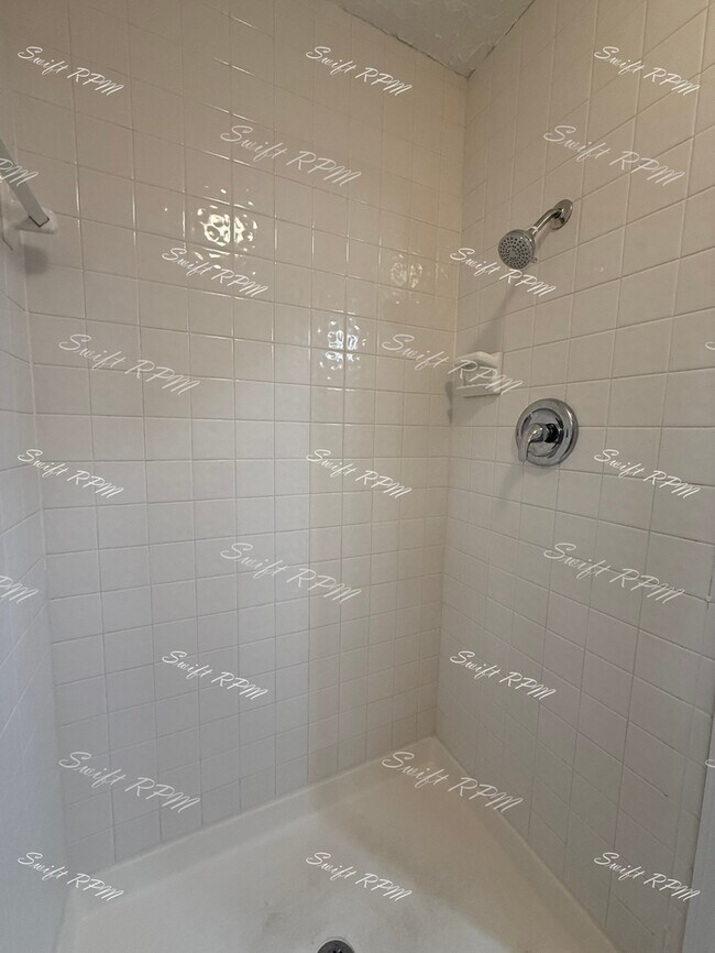 Building Photo - 11642 Grant Dr