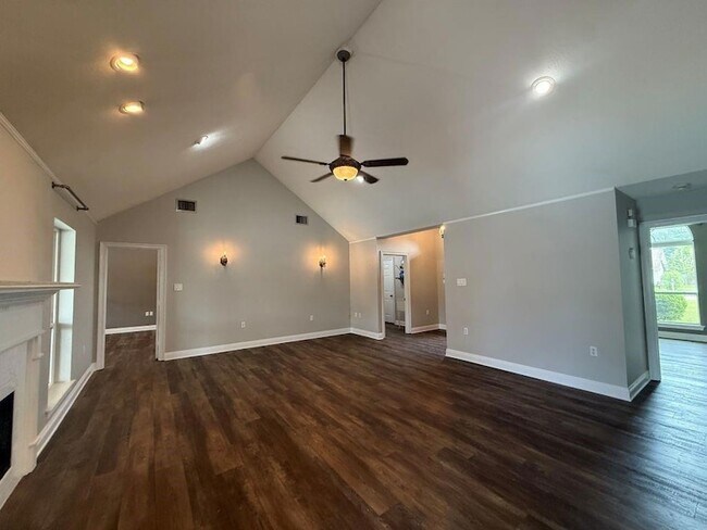 Building Photo - 107 Highland Ave