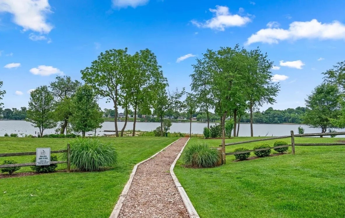 Building Photo - 7827 Hidden Creek Way