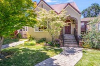 Building Photo - 1809 Versailles Ave