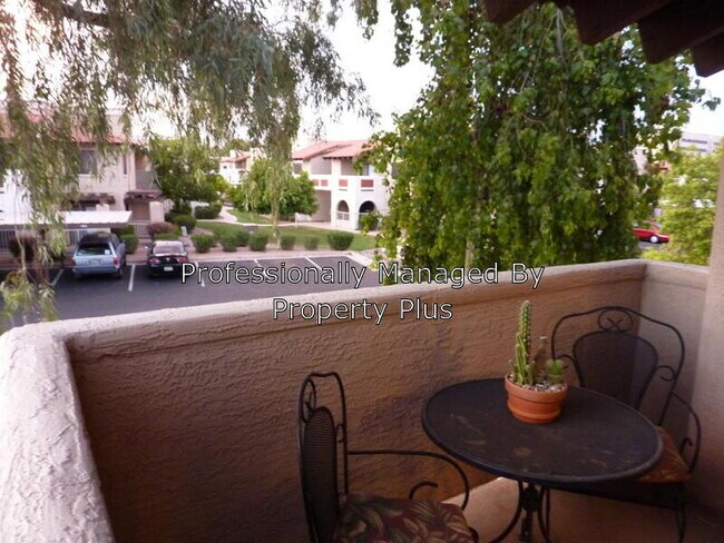 Building Photo - 5757 W Eugie Ave