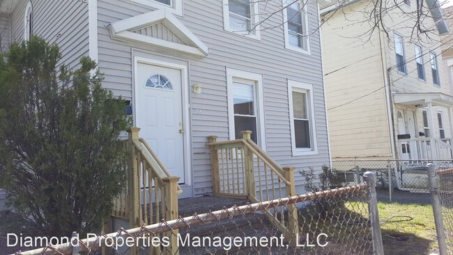 Building Photo - 4 br, 1.5 bath House - 266 Peck Street