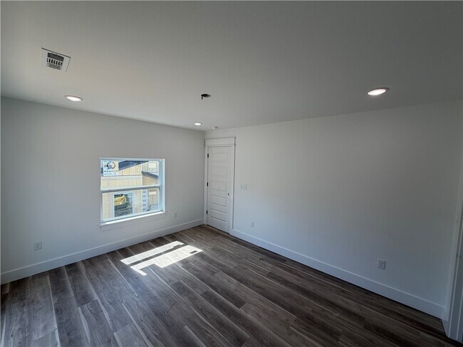 Building Photo - 2091 W Ora Dr