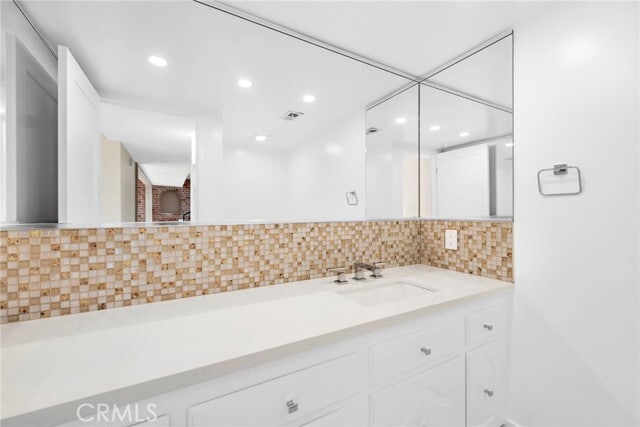 Building Photo - 615 Bolsana Dr